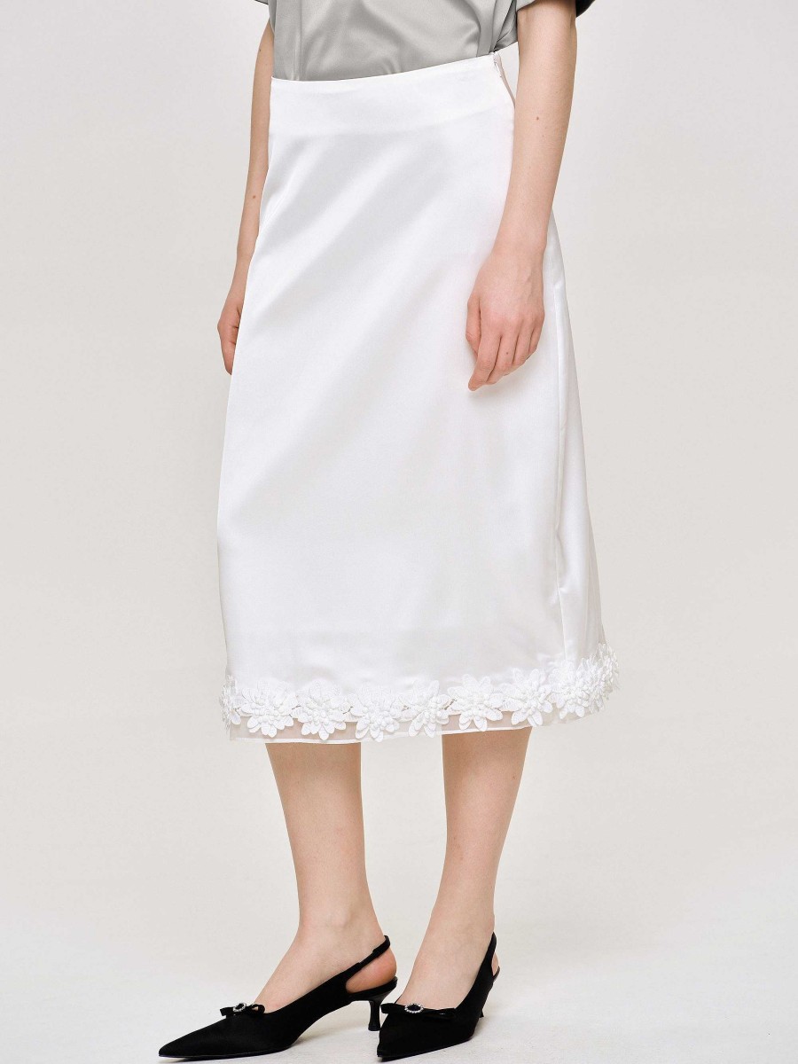 Source Unknown Applique Satin Skirt, White