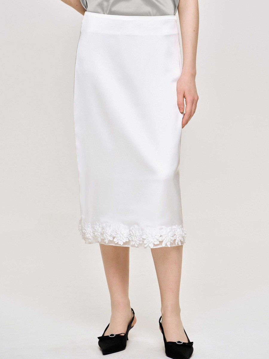 Source Unknown Applique Satin Skirt, White